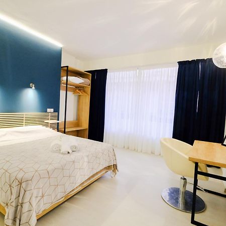 Parasiou Studios 103 Διαμερίσματα Στο Κέντρο Της Πόλης コモティニ エクステリア 写真