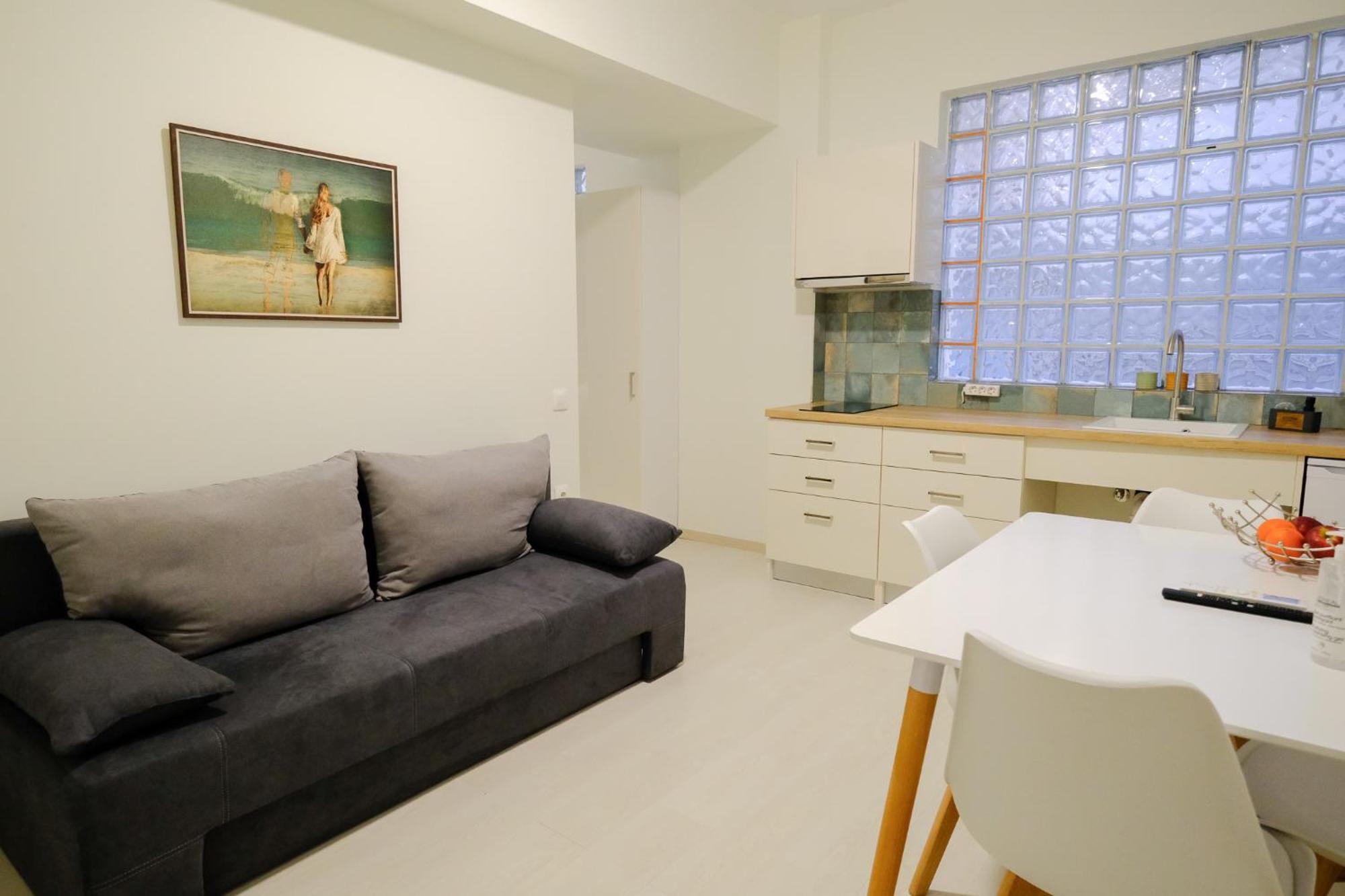 Parasiou Studios 103 Διαμερίσματα Στο Κέντρο Της Πόλης コモティニ エクステリア 写真